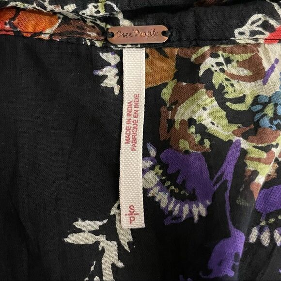 Free People Sweet Escape Floral Button Down Cropped Blouse Black Multi color Sm - Picture 8 of 14
